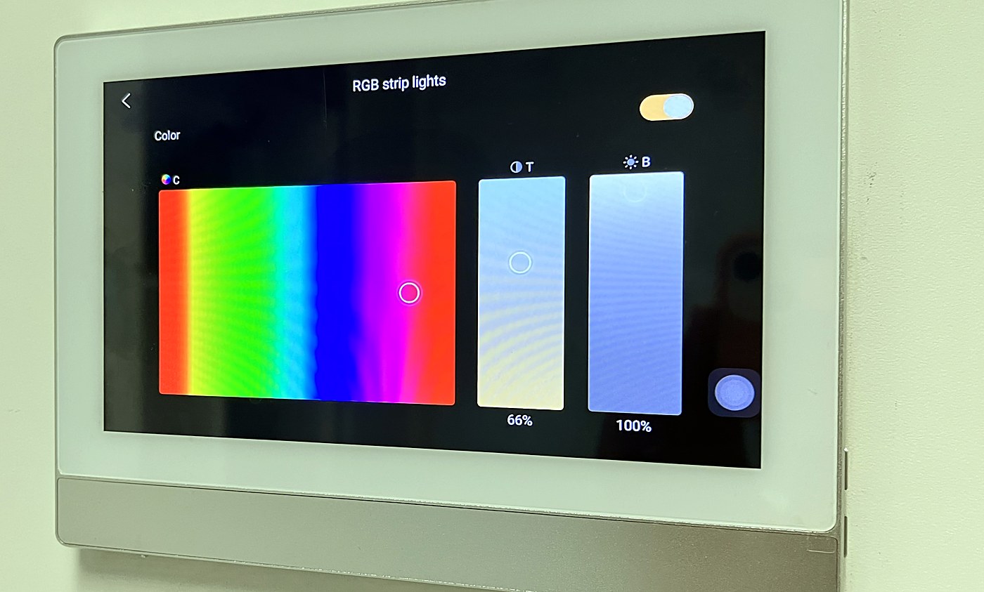 hotel panel lighting color