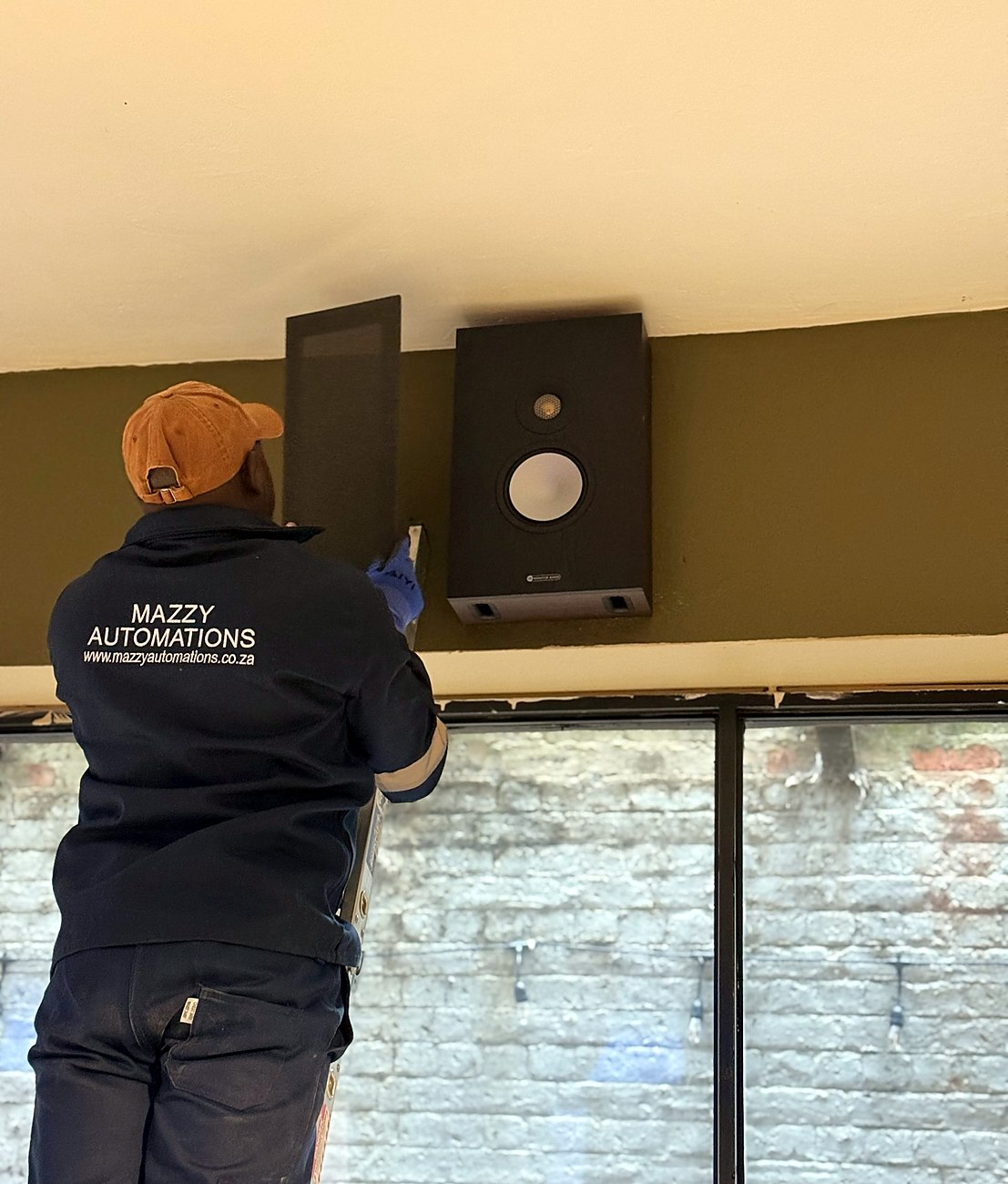 monitor audio speaker fitted