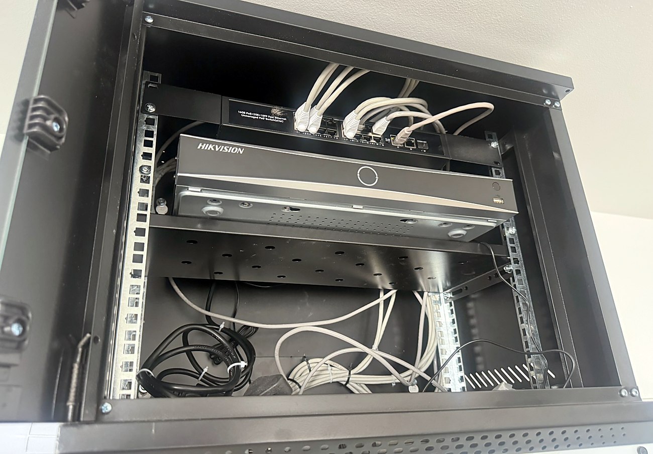 Hikvision NVR Rack
