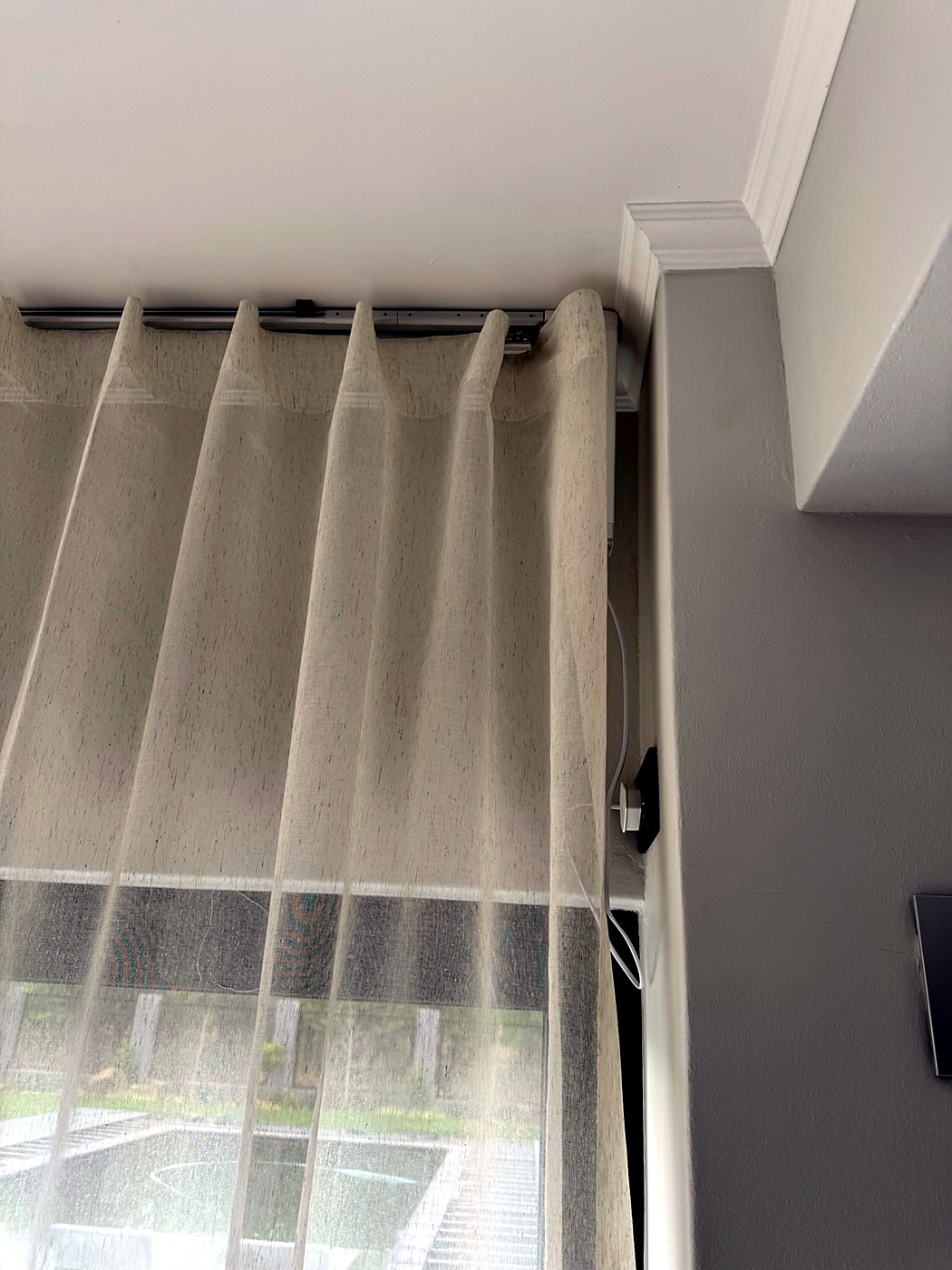 smart motorised curtain